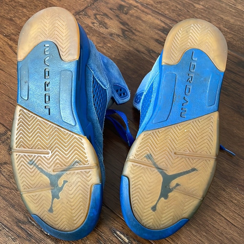 Back to school special! Jordan 1 Grey Pine Greens and Jordan 5 Blue Suedes - Picture 12 of 13